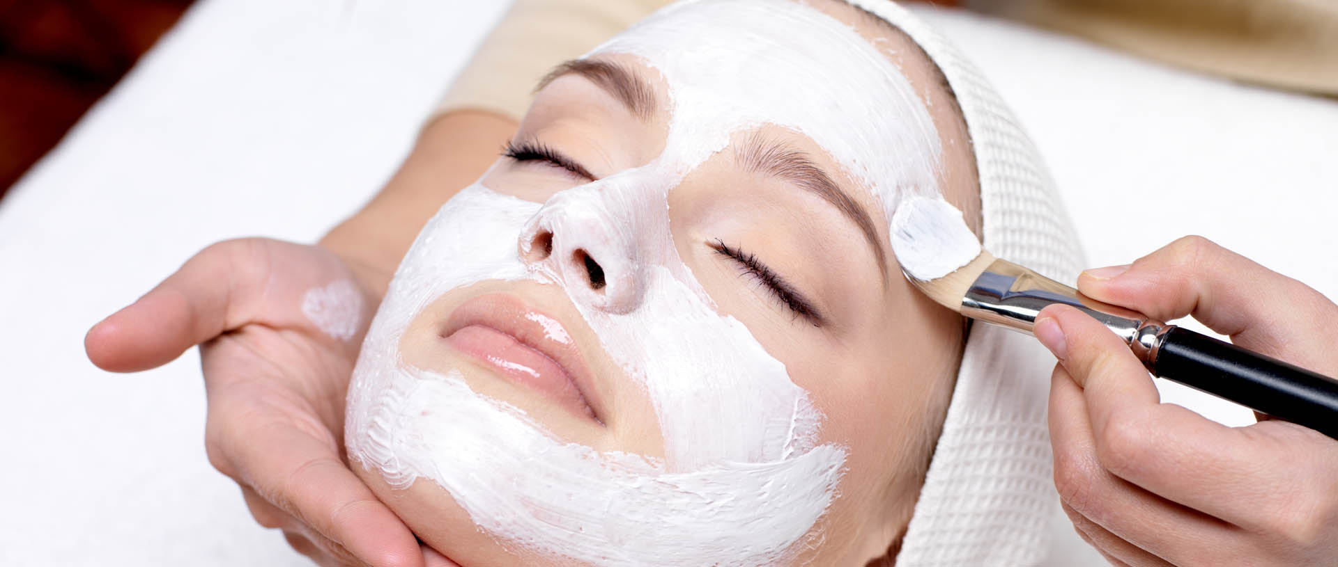 Limpieza facial de cutis Granada - 1ª Consulta Gratis